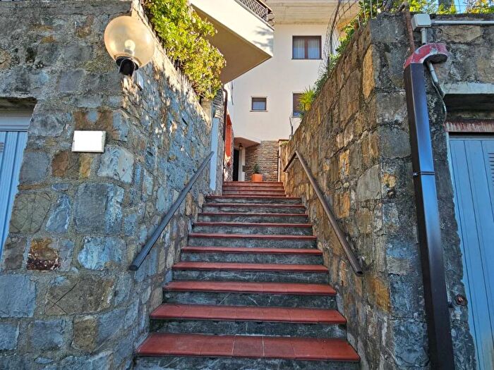 Appartamento trilocale in vendita in Via Louis Pasteur, Centro, Bordighera