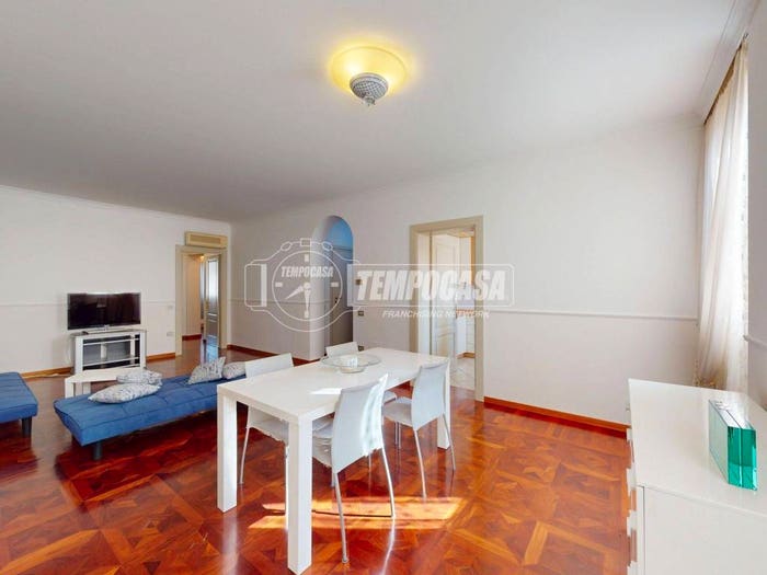 Appartamento trilocale in vendita in Corso Alberto Pio, Centro Storico, Carpi
