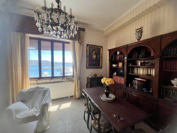 Appartamento con 6 locali in vendita in CALA GAVETTA FRONTE MARE, La Maddalena