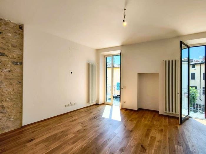 Appartamento trilocale in vendita in Centro, Gargnano