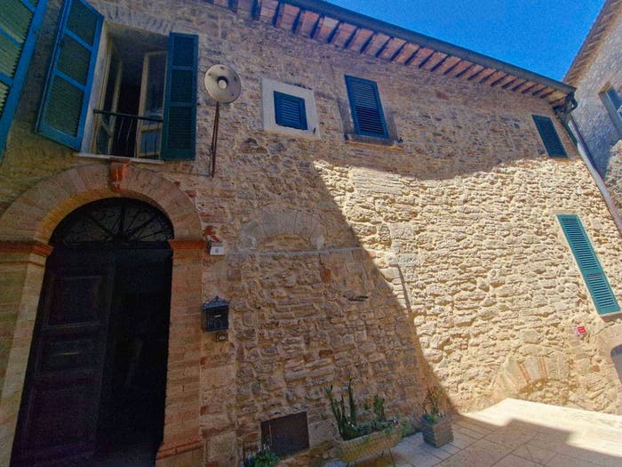 Casa con 6 locali in vendita in Piazza Umberto I, San Terenziano, Gualdo Cattaneo