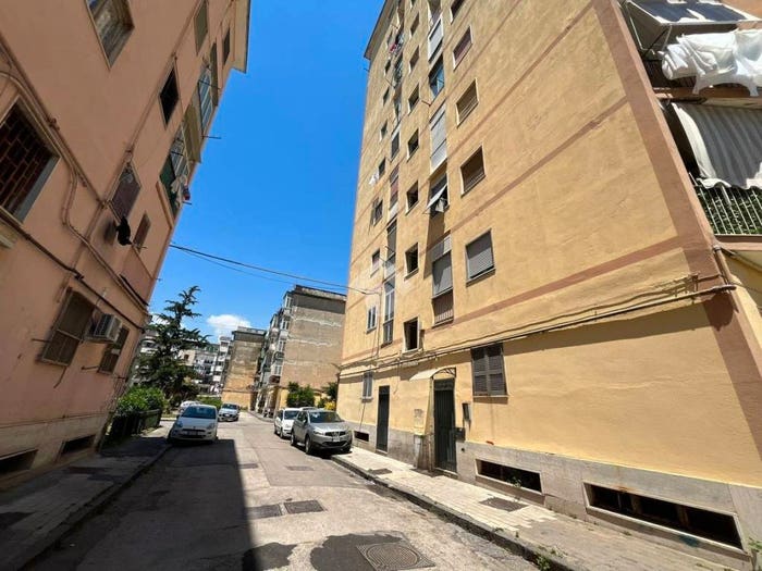 Appartamento quadrilocale in vendita in Corso Sirena, Barra, Napoli