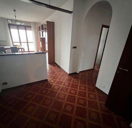 Appartamento con 6 locali in vendita in Viale Pinan Cichero, Novi Ligure