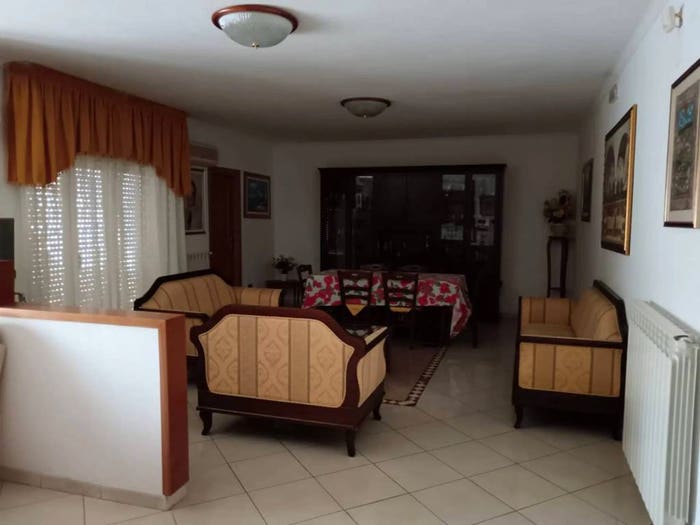 Appartamento trilocale in vendita in Via Pietro Badoglio, Cirò Marina