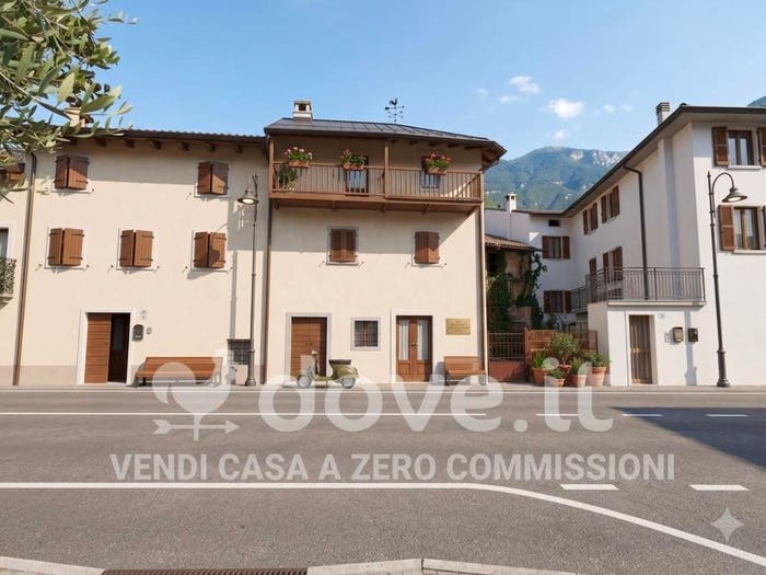 Casa con 6 locali in vendita in SS, Peri, Dolcè