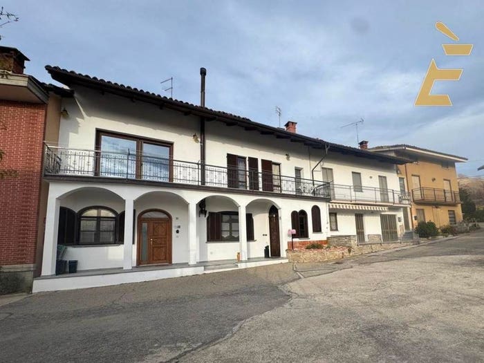 Casa con 6 locali in vendita in Via Naviante, Naviante, Farigliano