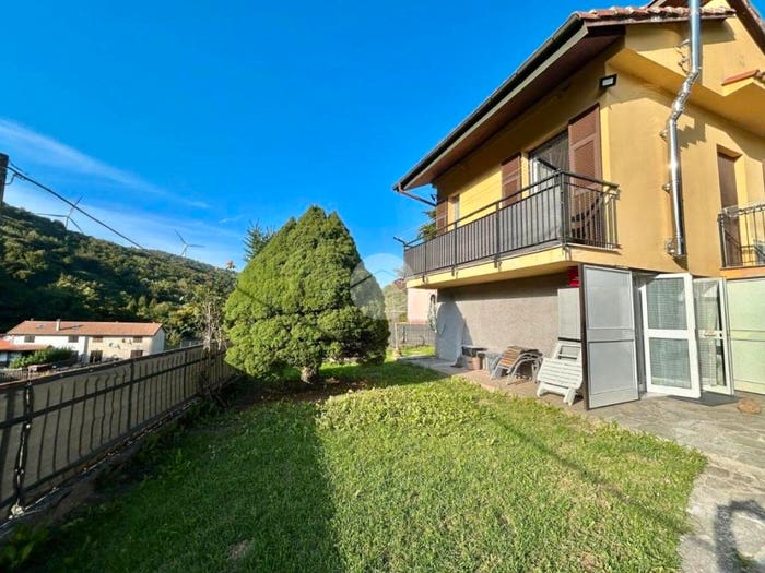 Casa trilocale in vendita in Frazione Montenotte Superiore, Cairo Montenotte