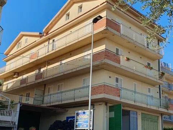 Appartamento con 6 locali in vendita in Via Maria Teresa Di Calcutta No Number, Centro, Mineo