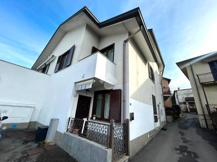 Appartamento quadrilocale in vendita in Via Lepanto, Centro, Cantù