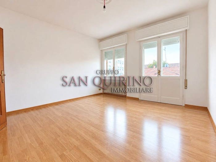Appartamento quadrilocale in vendita in VIA FOCHERINI, Centro, Mirandola