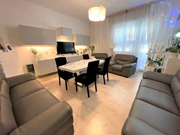 Appartamento con 5 locali in vendita in Borgo Rodi, Ancona