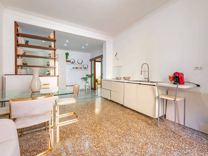 Appartamento quadrilocale in vendita in Via Camilla, Furio Camillo, Roma