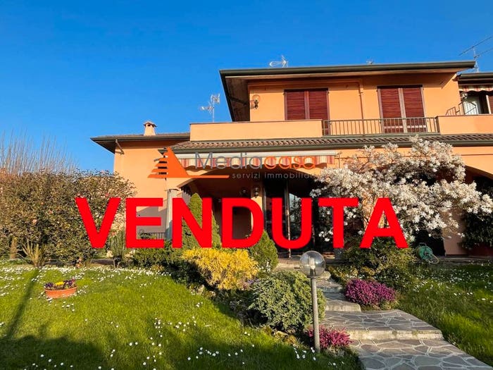 Casa quadrilocale in vendita in via Quattro Marie, Bellinzago Lombardo