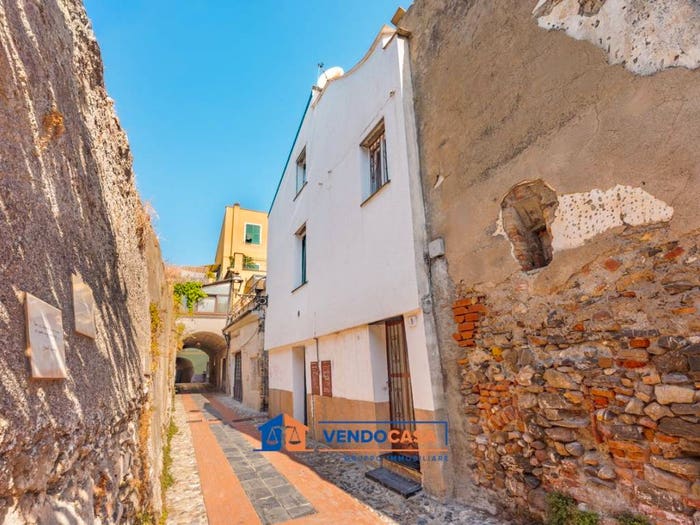 Appartamento bilocale in vendita in Vico del Centa, Centro, Albenga