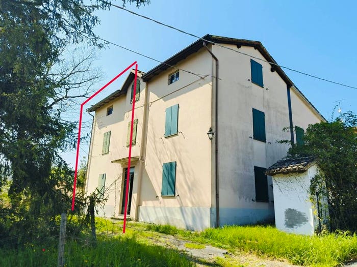 Casa quadrilocale in vendita in Strada della Nave, Casatico, Langhirano