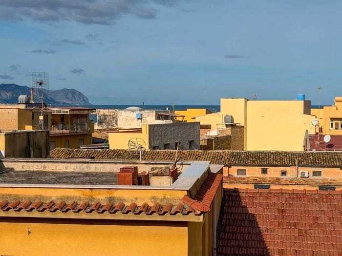 Appartamento con 6 locali in vendita in Via Andrea Scordato, Aspra, Bagheria