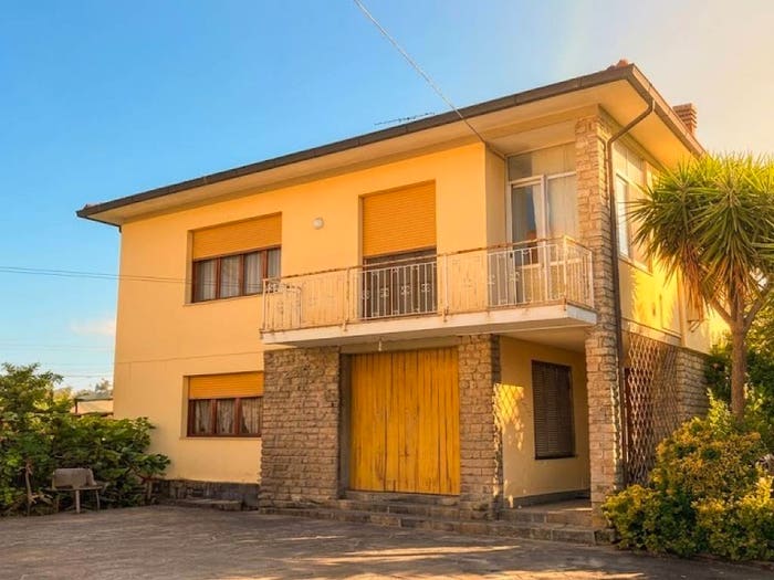 Casa con 6 locali in vendita in Semicentro, Cascina