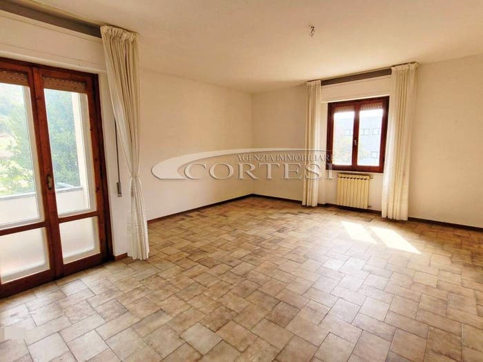 Appartamento con 6 locali in vendita in Località Castelnuovo, Subbiano