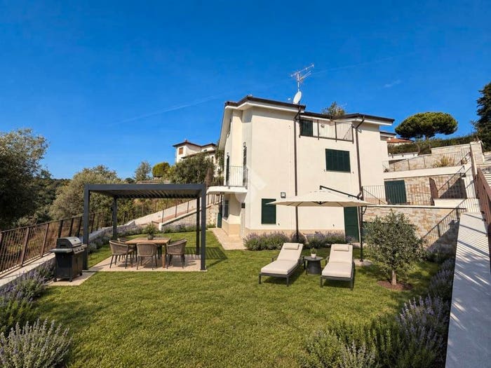 Appartamento con 5 locali in vendita in VIA PITTALLODOLA, Albissola Marina