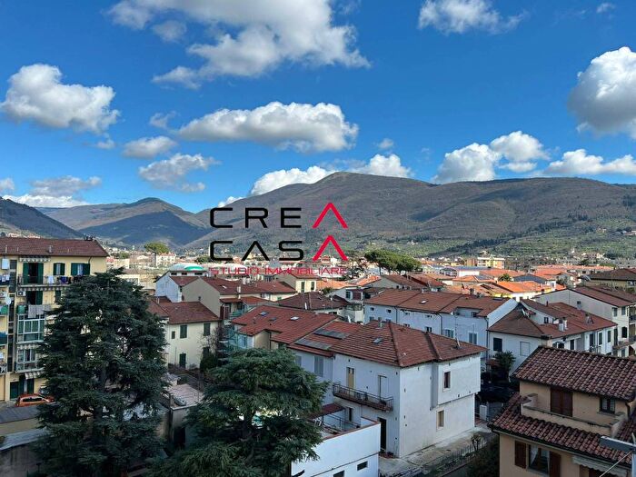 Appartamento con 5 locali in vendita in Via Bruno Spinelli, San Martino, Prato