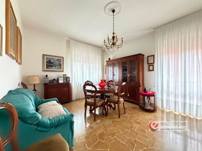 Appartamento quadrilocale in vendita in Via Simonetti, Stadio Borgo Casale, Vicenza