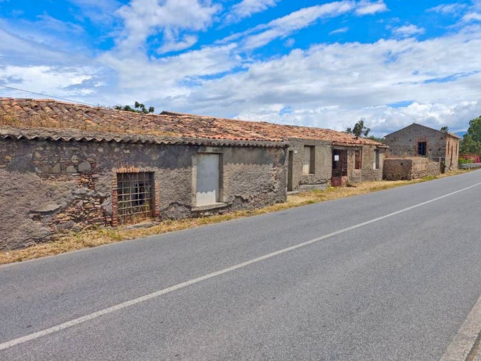 Casa bilocale in vendita in Strada Statale, Furnari
