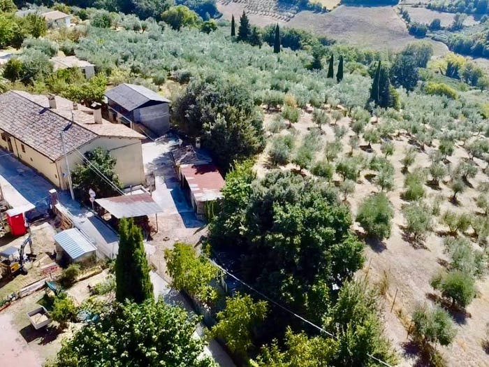 Casa con 6 locali in vendita in Via Camiano Piccolo, Montefalco