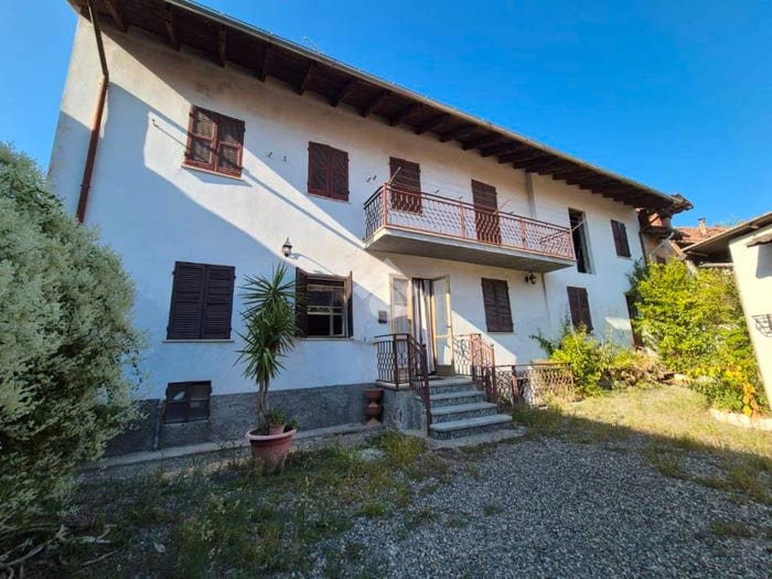 Casa con 6 locali in vendita in Via IV Novembre, Rivalta Bormida