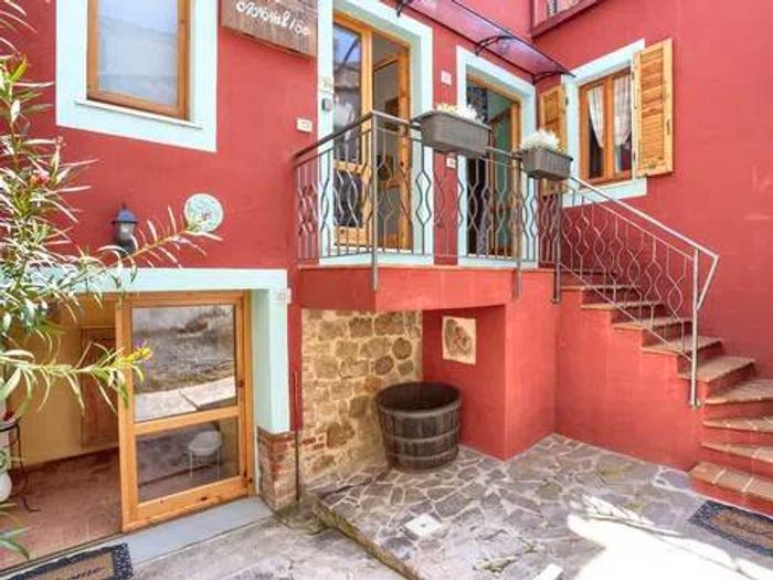 Appartamento con 6 locali in vendita in Via Castellana No Number, Orciatico, Lajatico