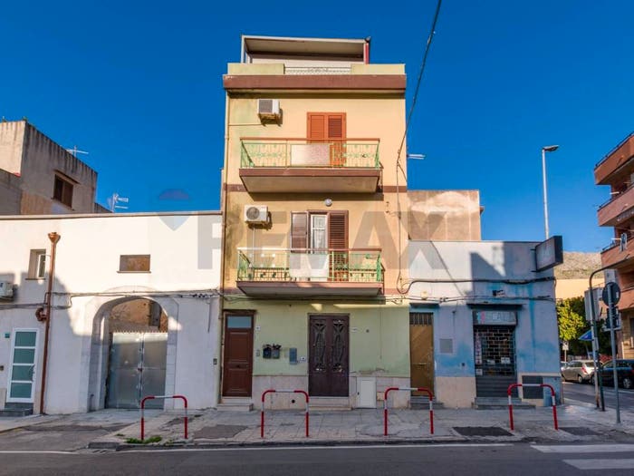 Appartamento quadrilocale in vendita in Via Sferracavallo, Sferracavallo Barcarello, Palermo
