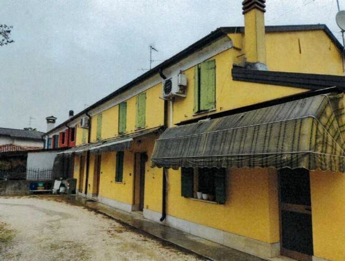 Casa con 6 locali in vendita in Via Cesure, Centro, Castel d'Ario