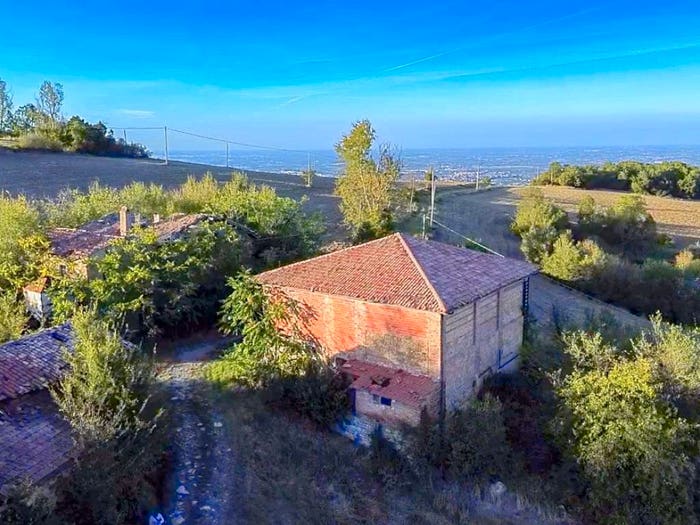 Casa con 6 locali in vendita in Via del Burrone, Castelletto, Valsamoggia