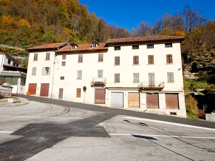 Casa con 6 locali in vendita in Via Emilio Cavallini, Fonti, Bognanco