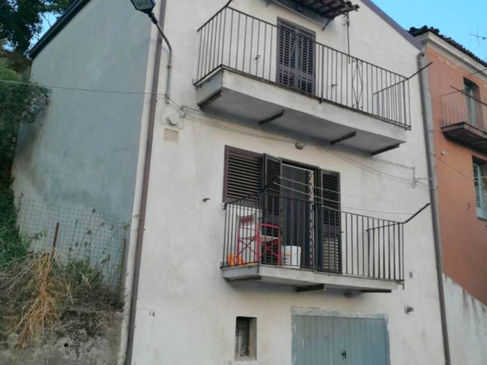 Casa trilocale in vendita in Via Gaetano Arcieri, Castelluccio Inferiore