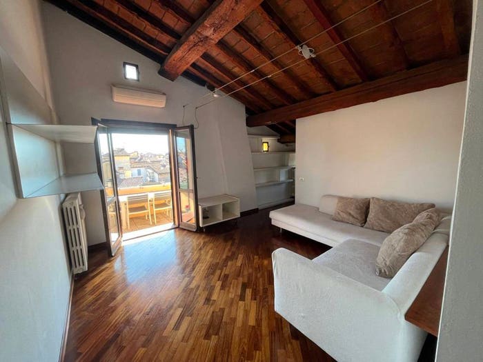 Appartamento quadrilocale in vendita in Via dell'Alloro, Centro Storico, Modena