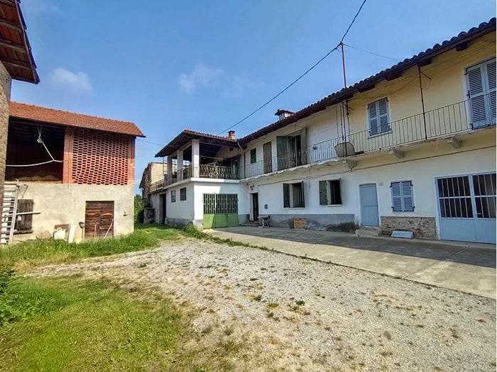 Casa con 6 locali in vendita in Dogliani