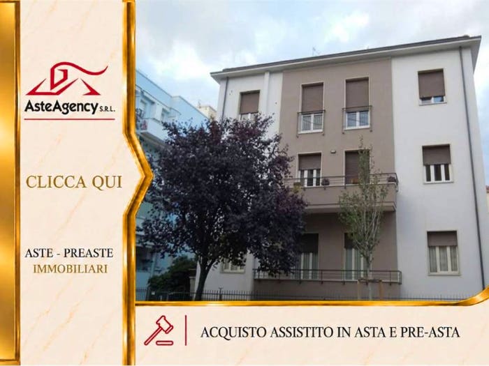Appartamento con 6 locali in vendita in Via Camillo Benso di Cavour, Lungomare Strada Parco, Pescara