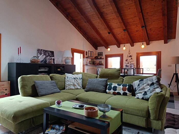 Appartamento con 5 locali in vendita in Via Villalta, Volpe Villalta, Udine