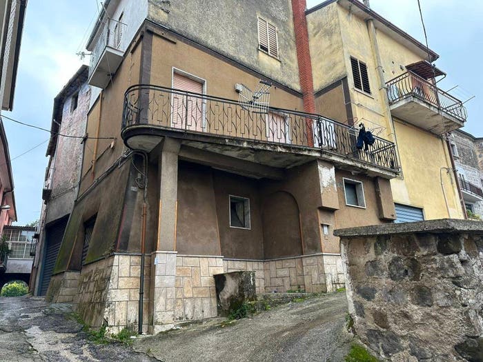 Appartamento trilocale in vendita in Via Caldaroni, Grottola, Marzano Appio