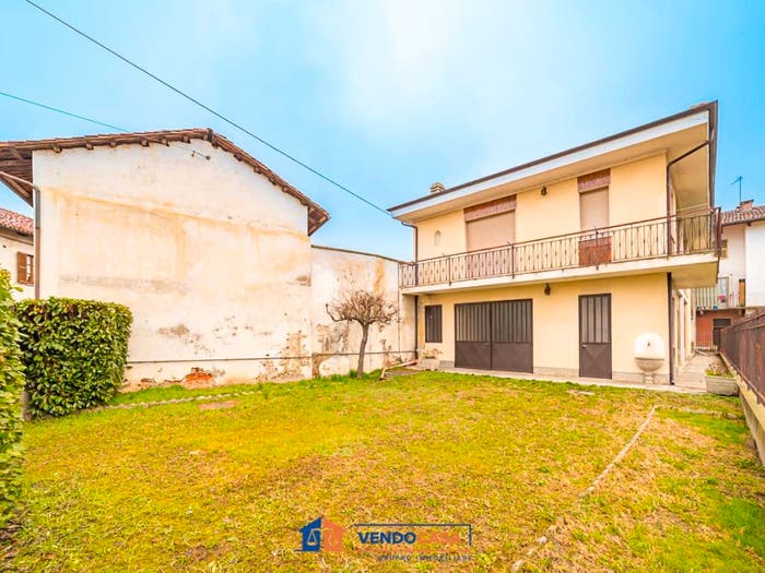 Casa con 6 locali in vendita in Via Umberto I, Polonghera