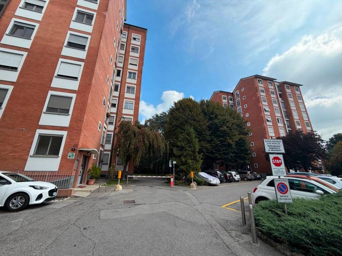Appartamento quadrilocale in vendita in Via Abelardo Pecorini, Quartiere Forlanini, Milano