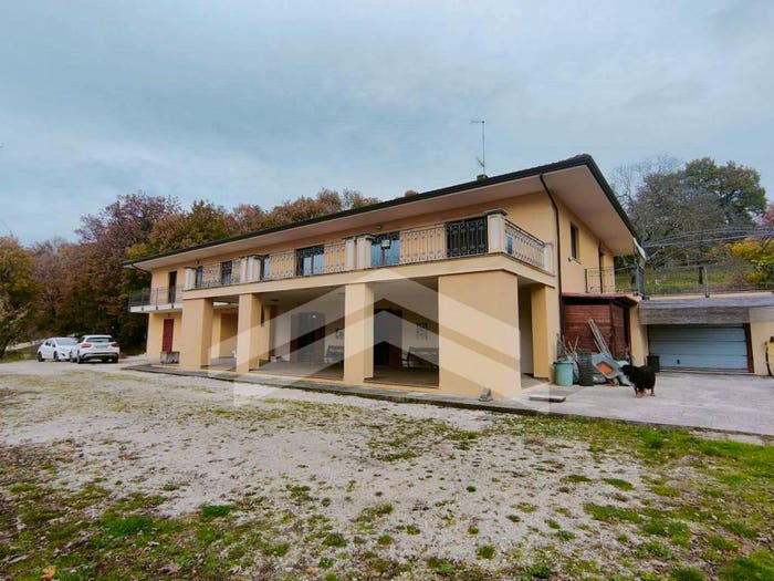 Casa con 6 locali in vendita in Cda Fontenuova, Oratino