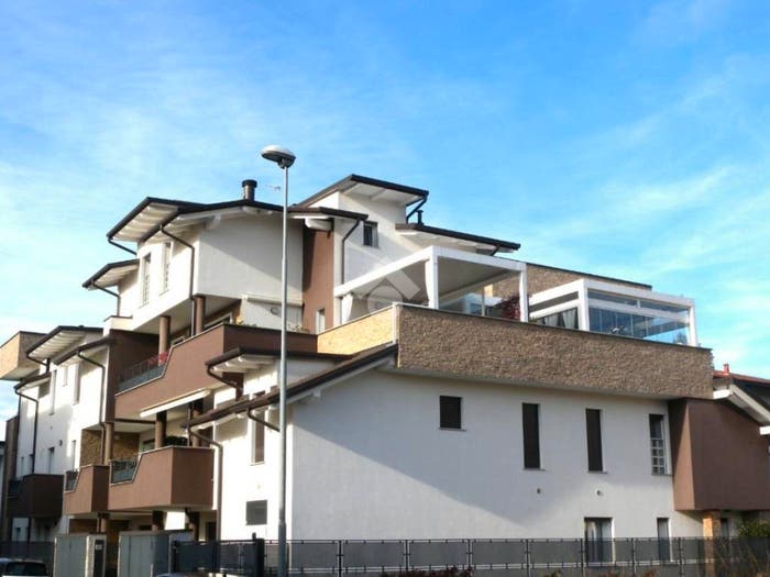 Appartamento quadrilocale in vendita in Viale della Resistenza, Origgio