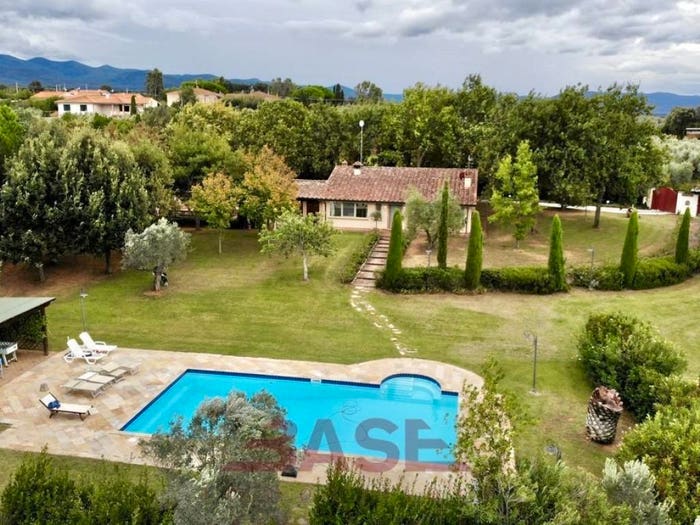 Casa con 6 locali in vendita in Via dei Mandrioli, Cecina Centro, Cecina