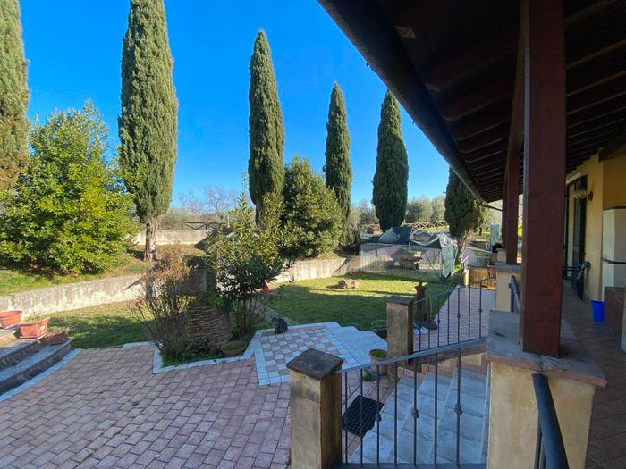 Casa con 6 locali in vendita in Località Cerreta, San Gemini