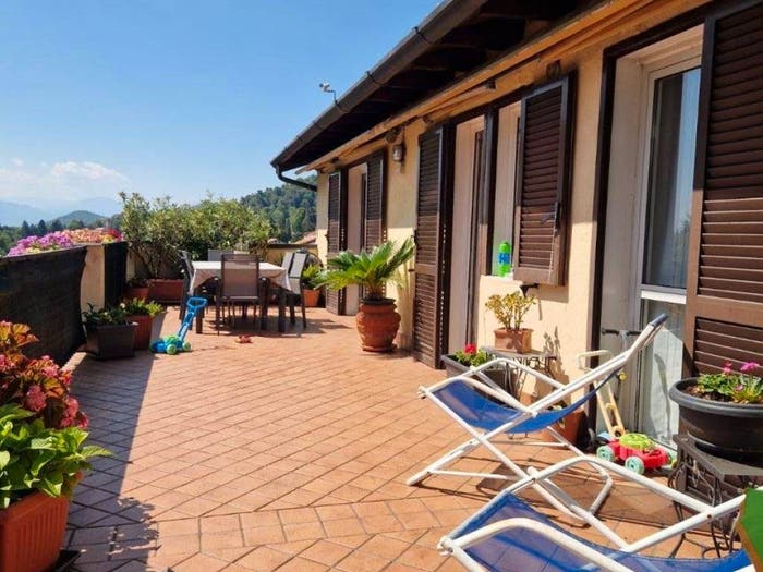 Appartamento trilocale in vendita in Via Giacomo Matteotti, Centro, Casciago