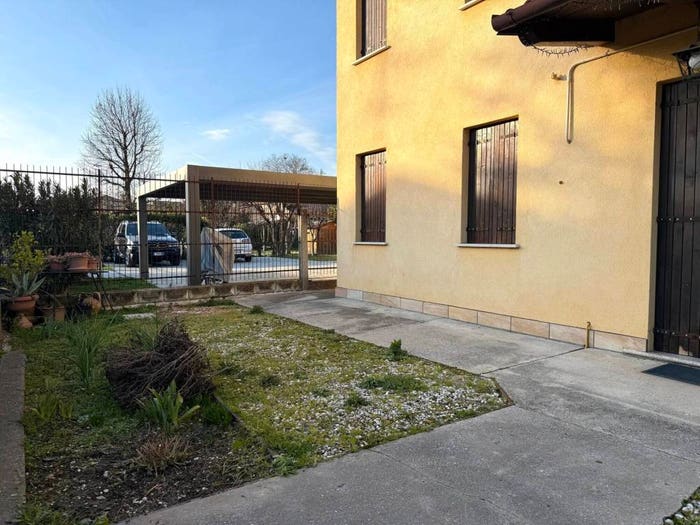 Casa con 6 locali in vendita in Via Papa Giovanni XXIII, Ballò, Mirano