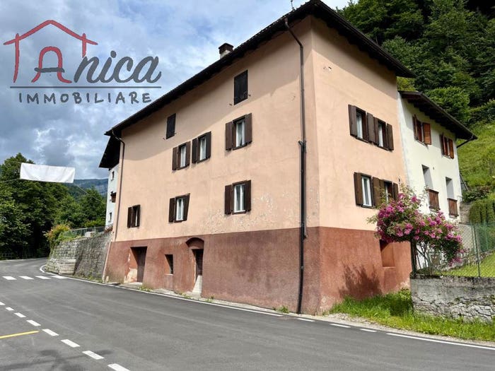 Casa con 6 locali in vendita in Via Roma, Centro, Castello Tesino