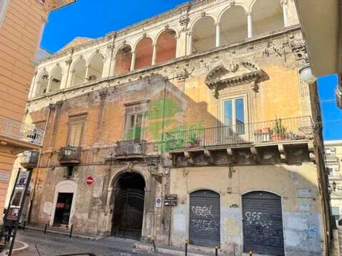 Appartamento con 6 locali in vendita in Via Arpi No Number, Centro Storico, Foggia
