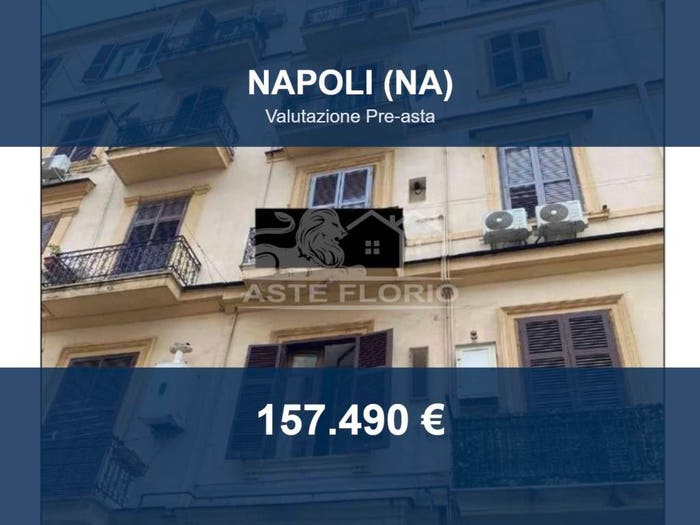 Appartamento quadrilocale in vendita in Via Benedetto Cairoli, Centro, Napoli